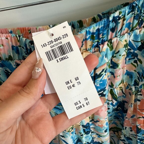 Abercrombie and Fitch Matching Skirt and Top - Picture 5 of 5